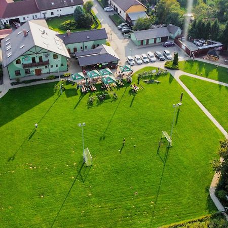 Restaurace A Penzion Kamenec Jilešovice المظهر الخارجي الصورة