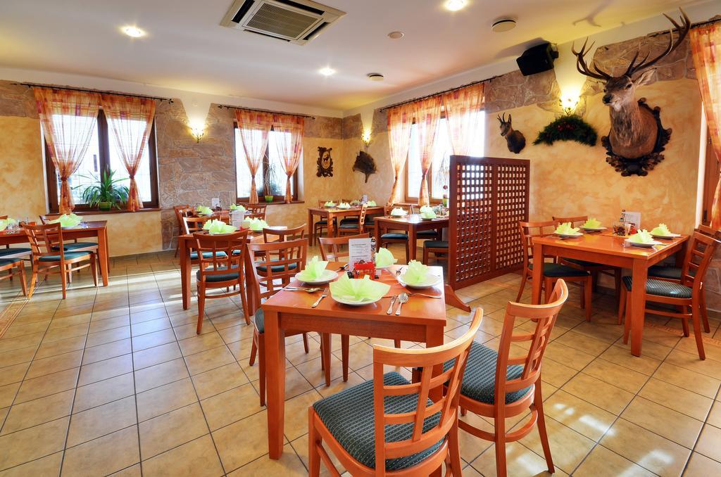 Restaurace A Penzion Kamenec Jilešovice المظهر الخارجي الصورة