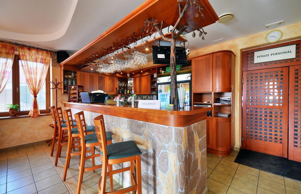 Restaurace A Penzion Kamenec Jilešovice المظهر الخارجي الصورة